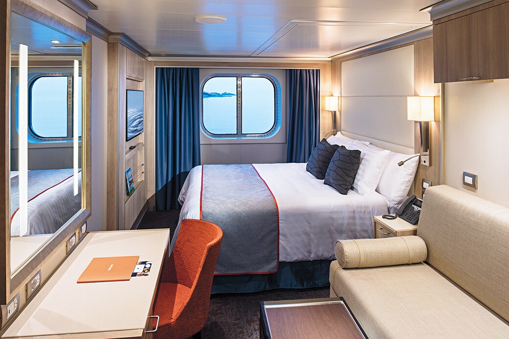 Family Oceanview Stateroom – [FB]